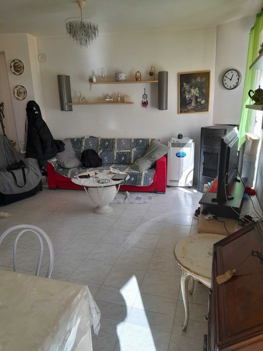 casa indipendente tre piani a fabriano italia