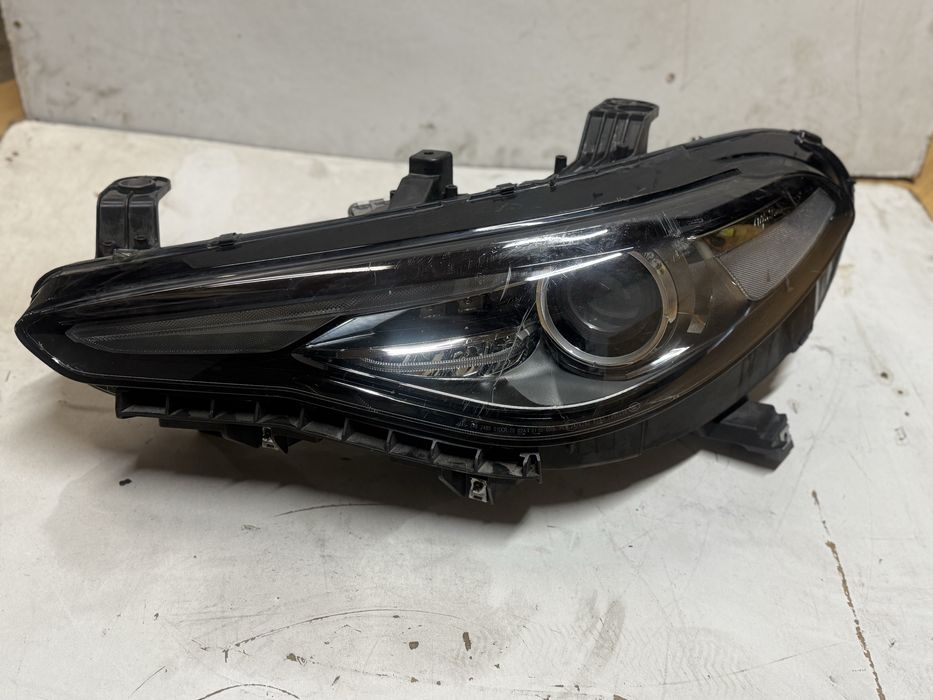 Фара ліва з блоками Alfa Romeo Guilia Bi Xenon