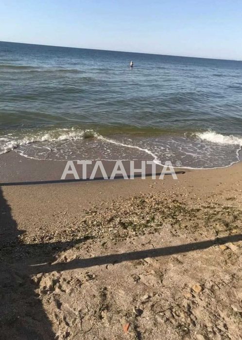 Дом-дачу , на берегу моря, в Новой Дофиновке.