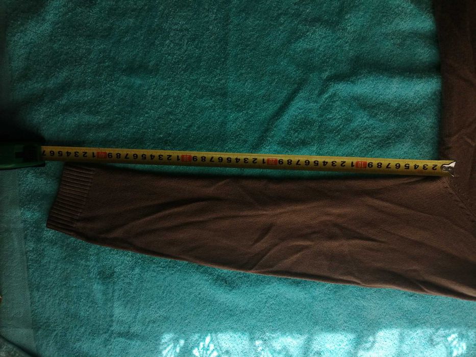 BRĄZOWY sweterek z koralikami