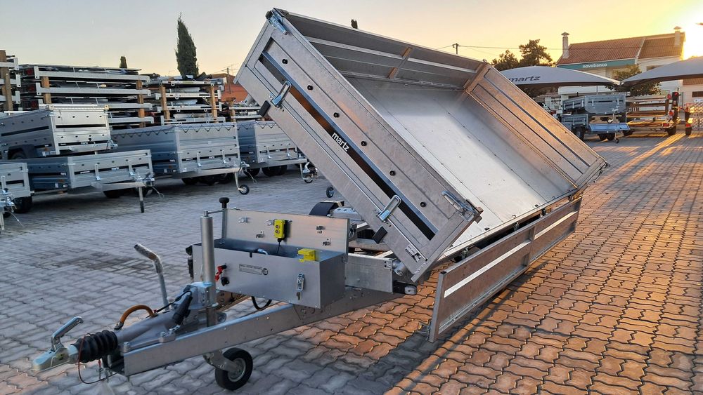 Atrelado MARTZ  Kipper 360/2  C   3.5T TRIBASCULANTE Elétrico.