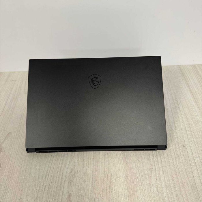 MSI Creator 15 A11UH  144Hz i7 11800H 16GB SSD 512GB RTX 3080