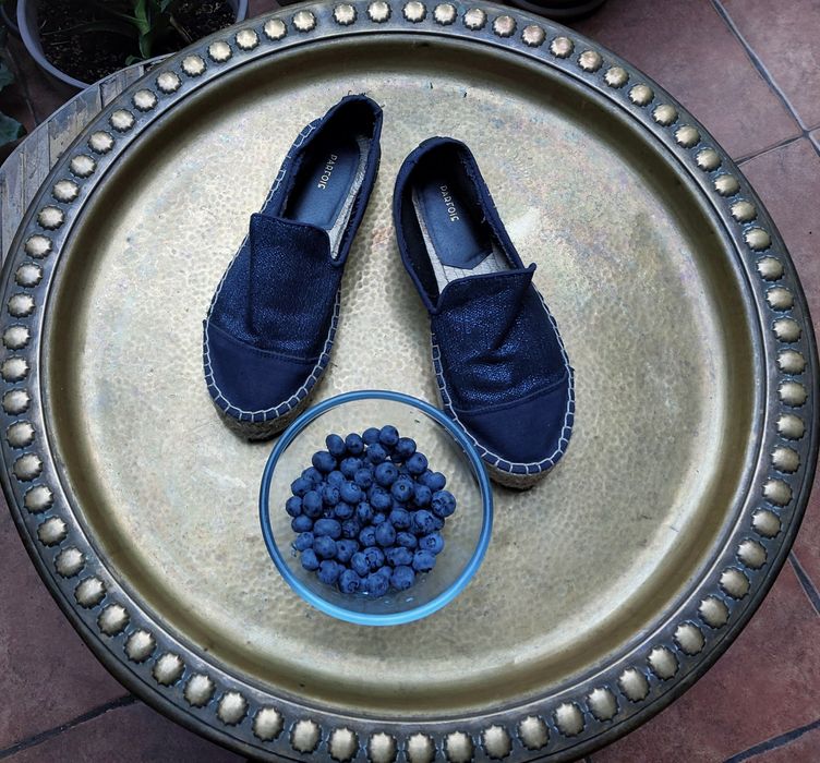 Fajne espadryle w kolorze borówki amerykańskiej r. 39/40