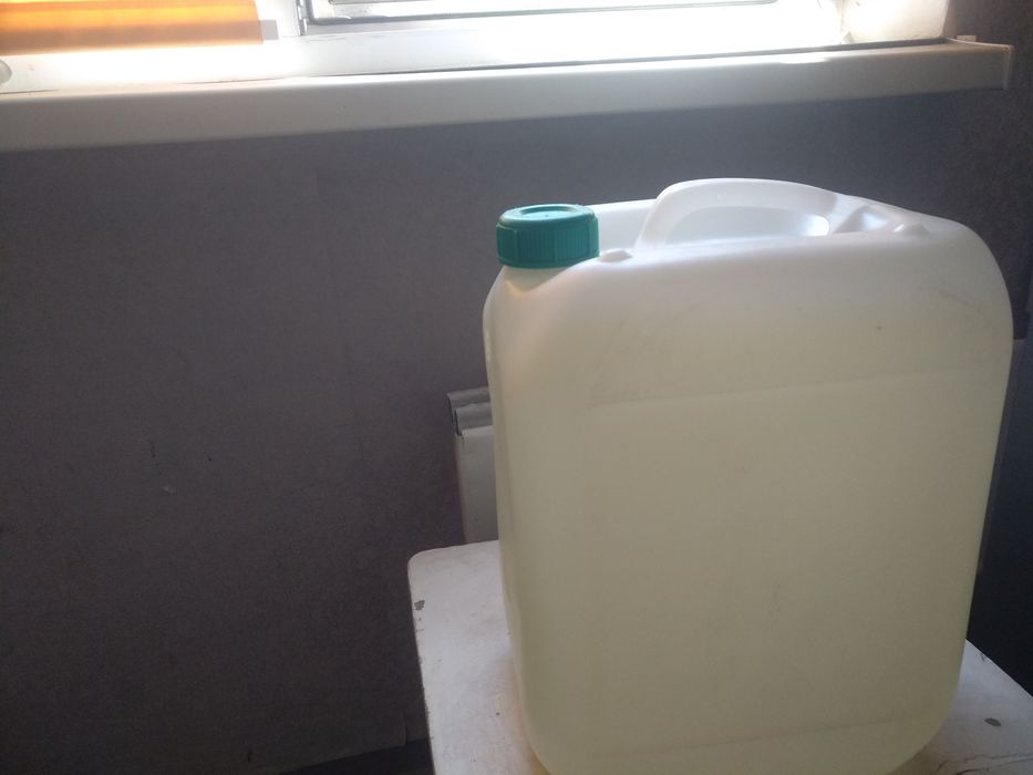 Каністра 10л. пластикова б/в (бензин)