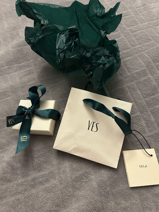 Pudełko i torebka YES