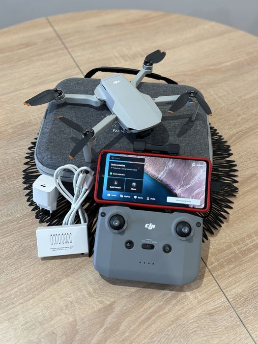 Dron dji mini 2 se                           Telefon s20 FE