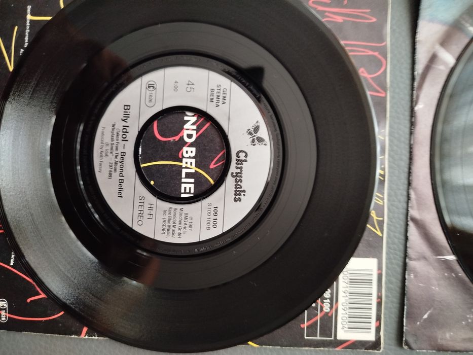 2 single winylowe Billy Idol