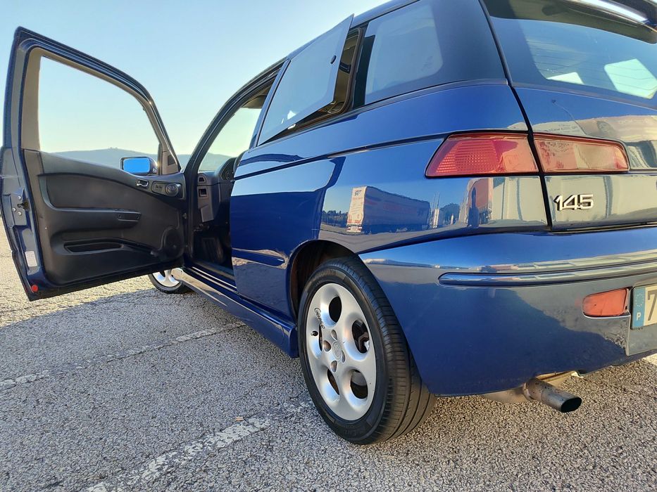 Alfa Romeo 145 1.9 JTD foto 3