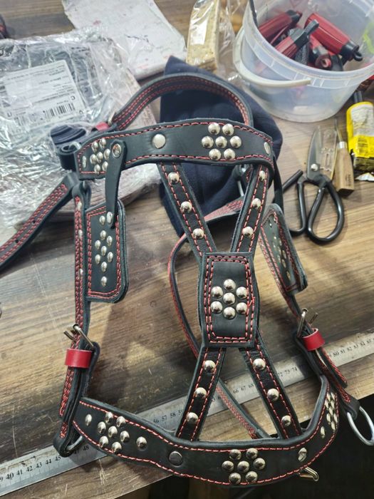 Для коня уздечки, наголовники, контарка  шріка, нові,