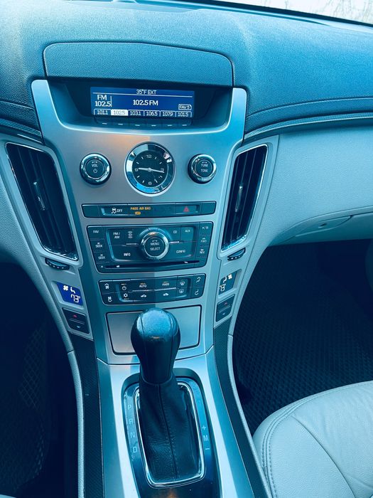 CADILLAC CTS отличное состояние