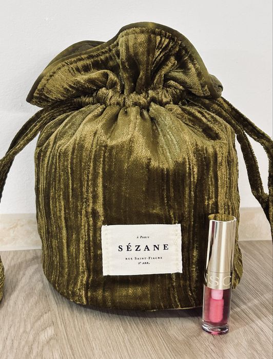 Parisian chic pouch Sézane elegant boho look szyk