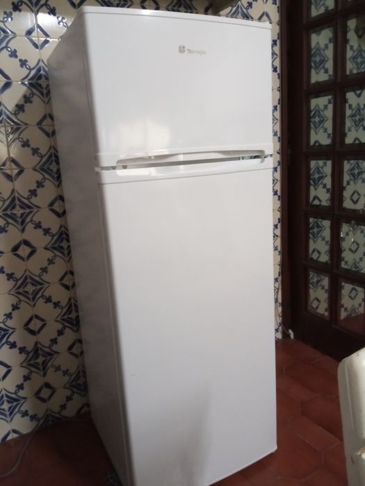 Frigorífico  com congelador