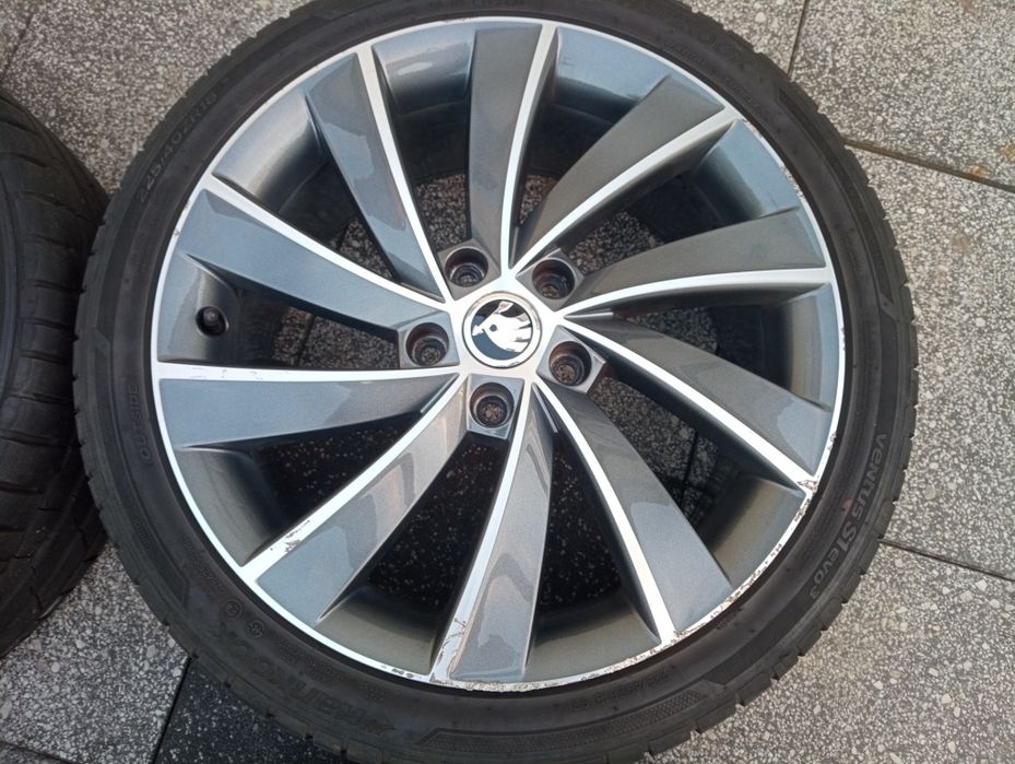 Skoda Octavia,Superb felgi z oponami 225/40/18 oryginał
