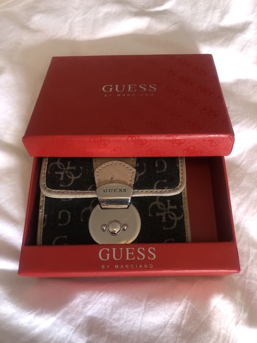 Porta moedas Guess