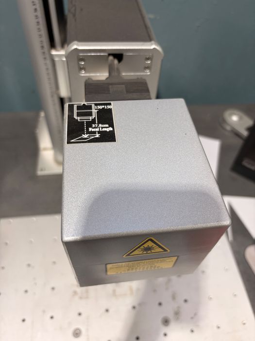 Máquina de gravação laser de metais (fibra) - 30W