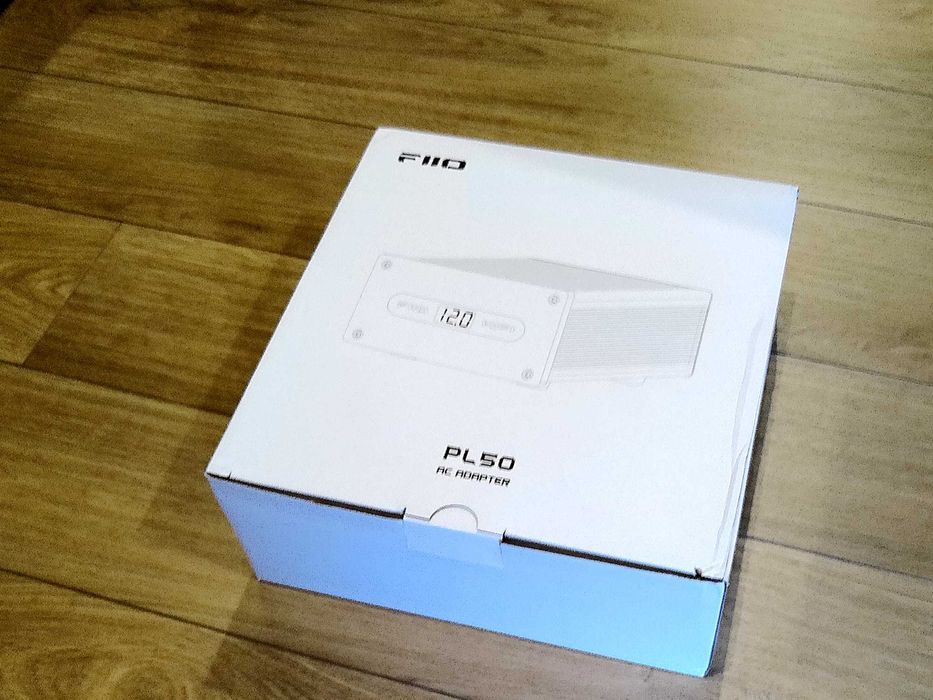 Fonte de alimentação FiiO PL50 Low Noise Regulated - Audiófila