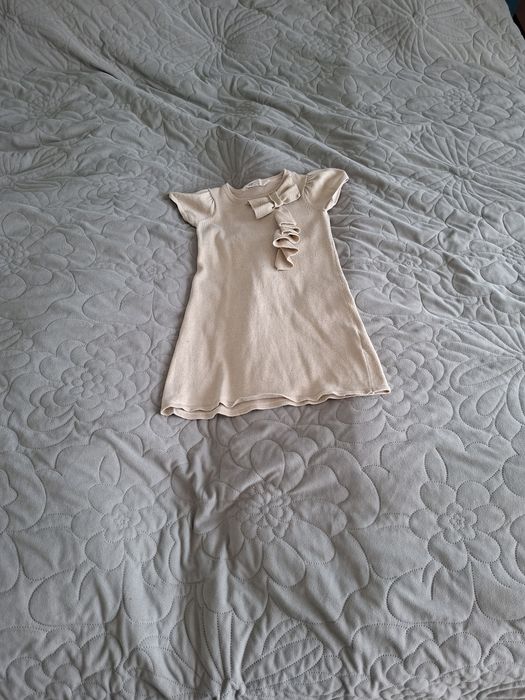 Dwie letnie sukienki dla dziewczynki.