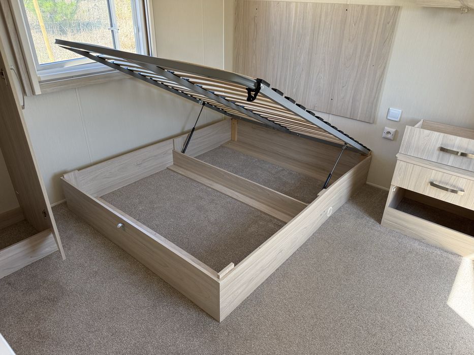 Cama casal com arrumação abertura elevatória/hidráulica)