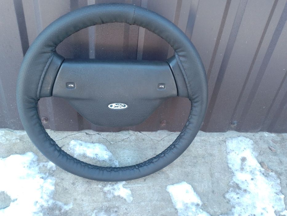 Продам  руль на Скорпио 1