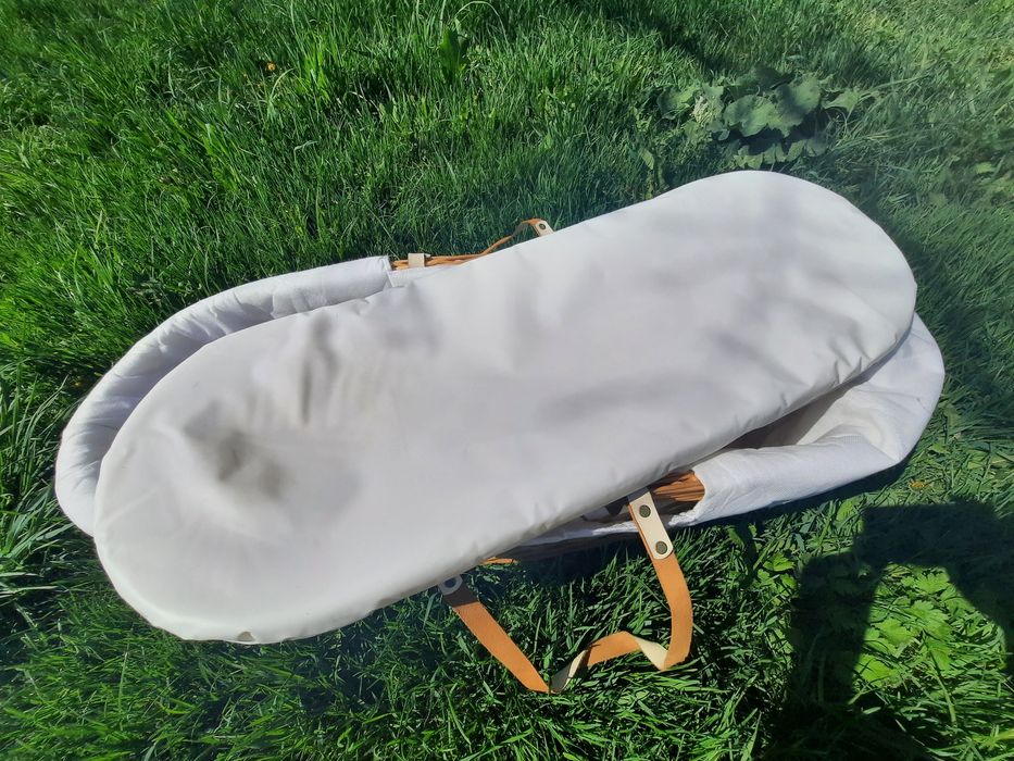 Плетене ліжечко для немовлят