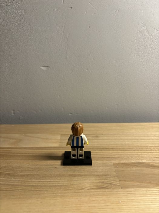 figurka lego minifigures s4 footballer