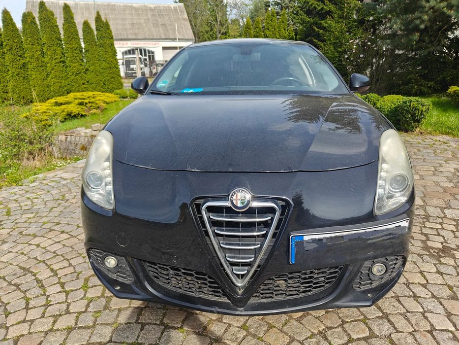 Alfa Romeo Giulietta 1.4TURBO BENZ 6biegow climatr ele alu wsp centr rm+CD SPRAWNE JEZDNE
