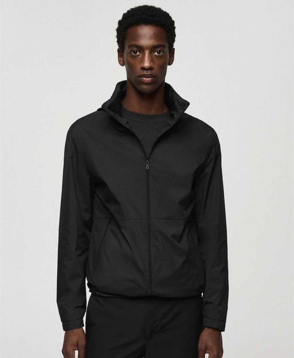 Чоловіча вітровка Mango