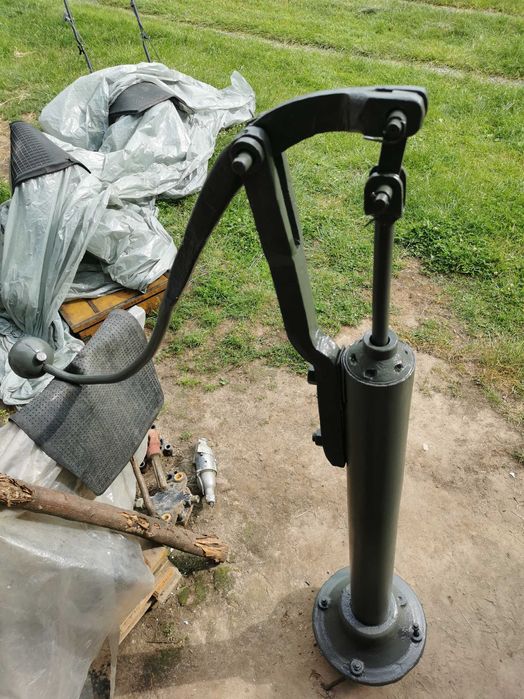 Pompa ręczna żeliwna do wody antyk zabytkowa