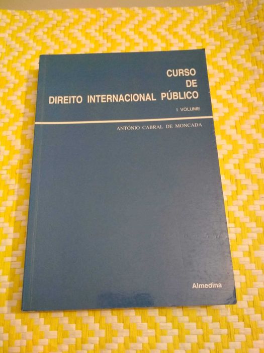 Curso de direito internacional público
de António Cabral Moncada