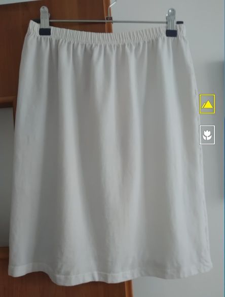 Biała spódniczka