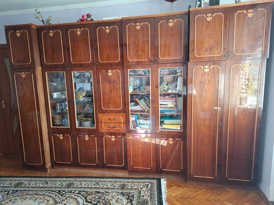 Стінка у вітальню