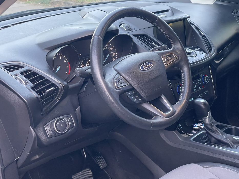 Продам Ford Escape