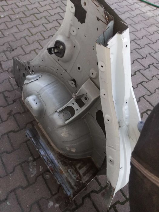 Nissan Leaf błotnik ćwiartka prawa