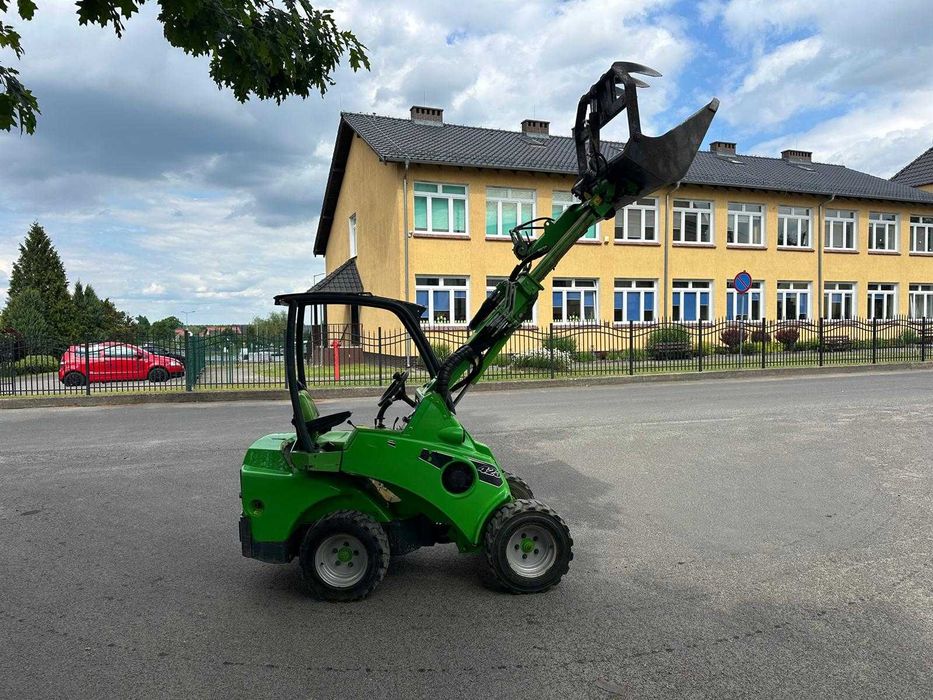 Ładowarka przegłubowa Avant 423