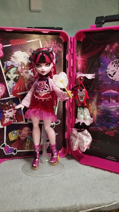 Ляльки монстер хай monster high  Лагуна  Дракулаура