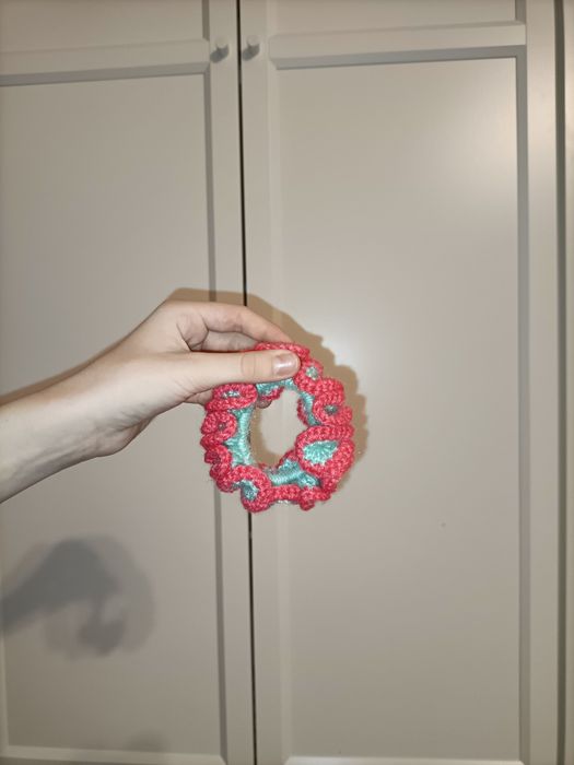 Scrunchie hand made koralowa