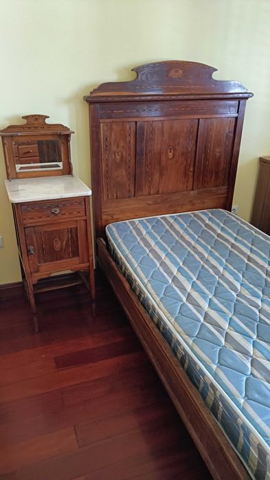 Cama individual com colchão