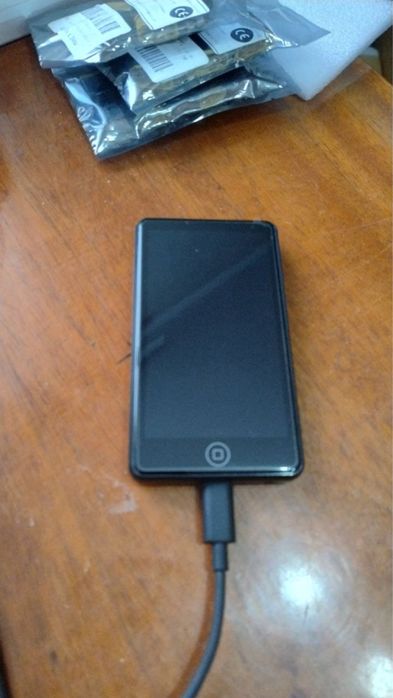 AGXOV M302 МР3-плеєр 144 GB (Wi- Fi / Bluetooth)