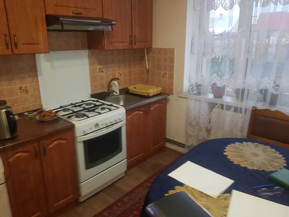 кімната у 4-х кімнатному будинку, м. Кам'янка-Бузька