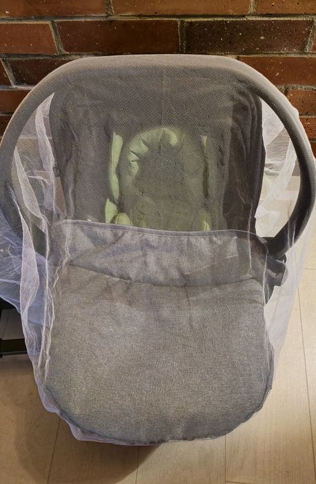 Kiddy  Evoluna i-Size 2 z bazą IsoFix 0-13Kg + akcesoria