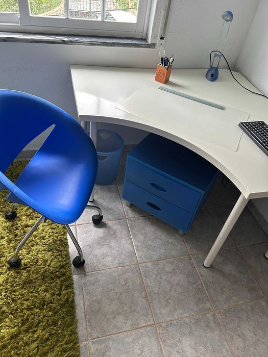 Conjunto Completo de Escritório – Secretária + Cadeira + Móvel + Balde