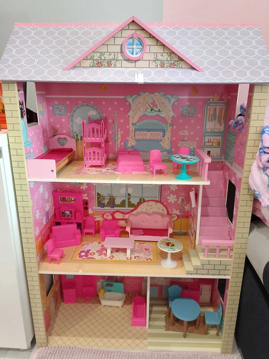 Duży domek dla lalek drewniany