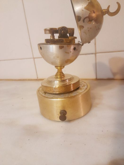 Isqueiro com Caixa de Música Vintage