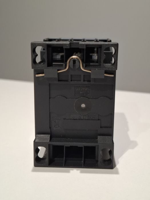 Stycznik mocy _ Siemens Sirius 3RT2015-2AP02 AC-3 3kw/400v