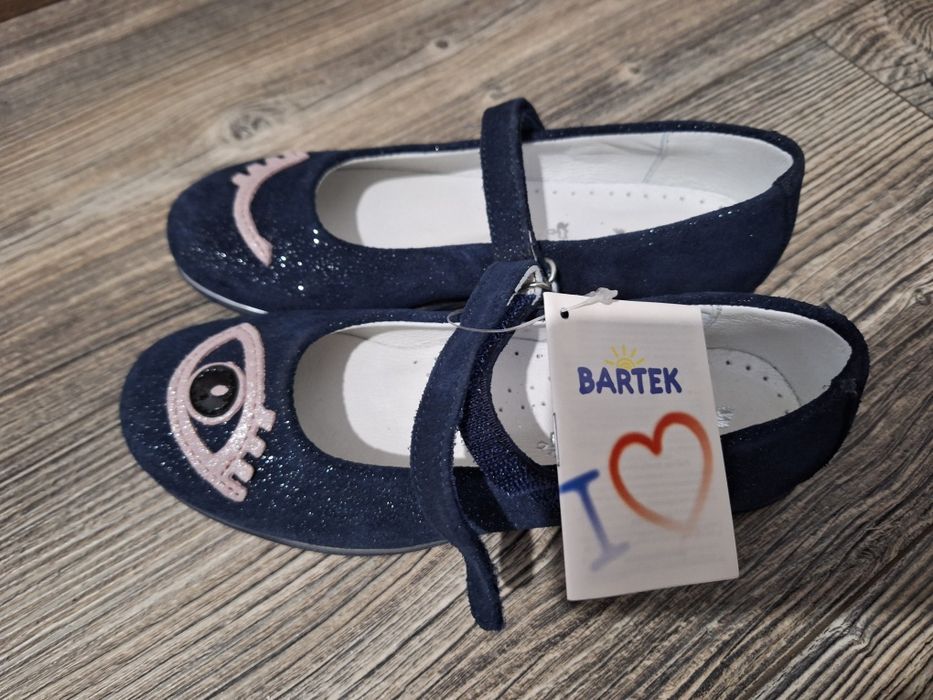 Buty dla dzieeczynki.Klapki 30, sandały 31, buty Bartek nowe 32