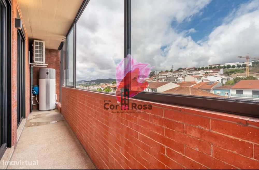 Apartamento T2 com Terraço (último piso) – Vista Deslumbran... — Creixomil, Braga