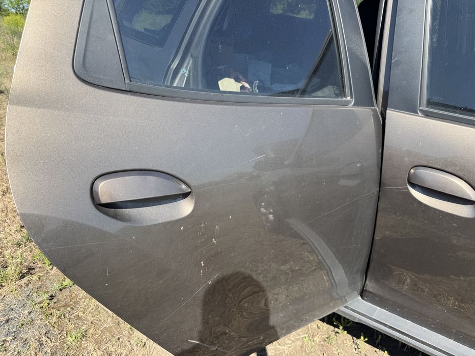 Передні та задні ліві та праві двері Рено Дастер 2 покоління та 1. Renault Duster. Розборка.