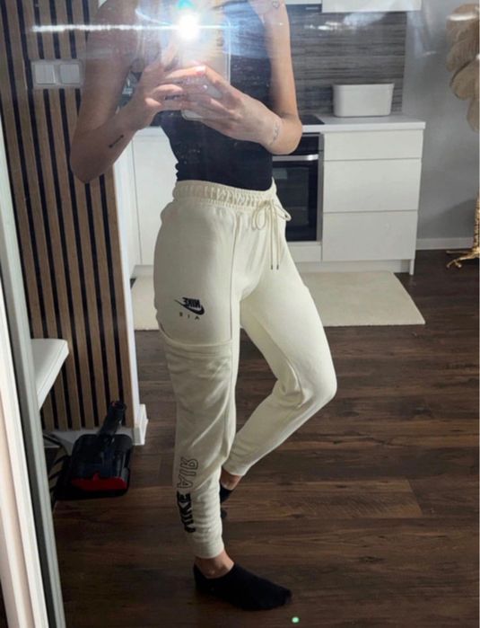Spodnie dresowe Nike Air damskie