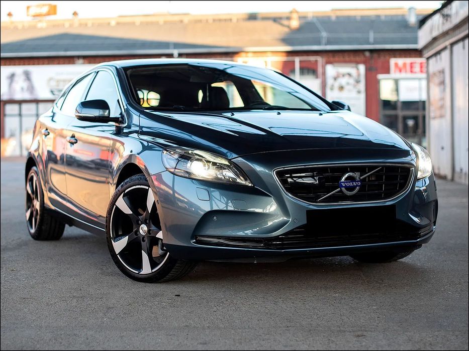 Volvo V40