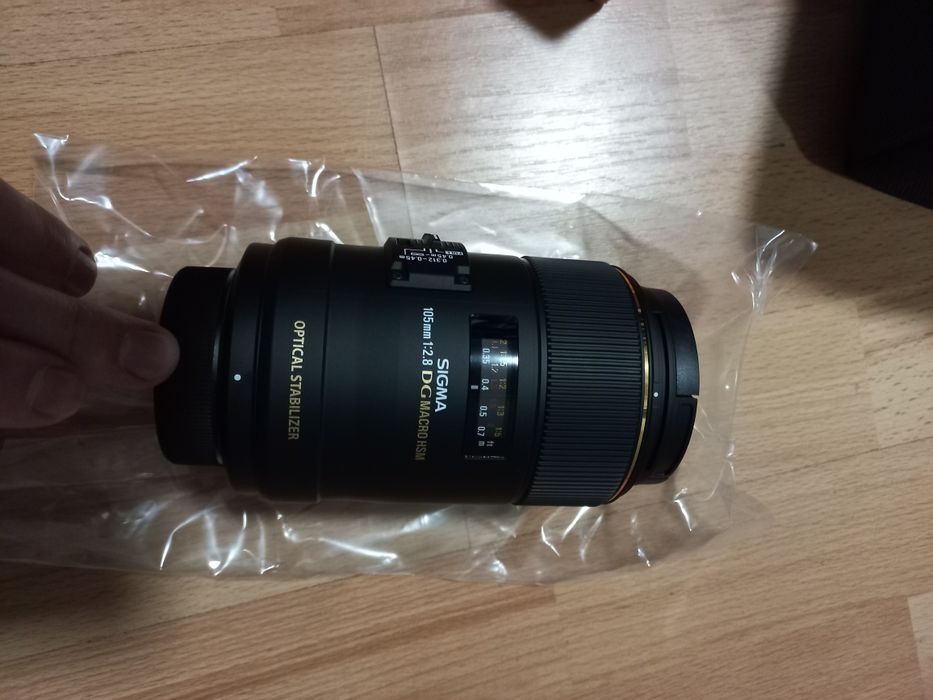 Макрооб'єктив Sigma 105mm F2.8 EX DG  MACRO OS Nikon